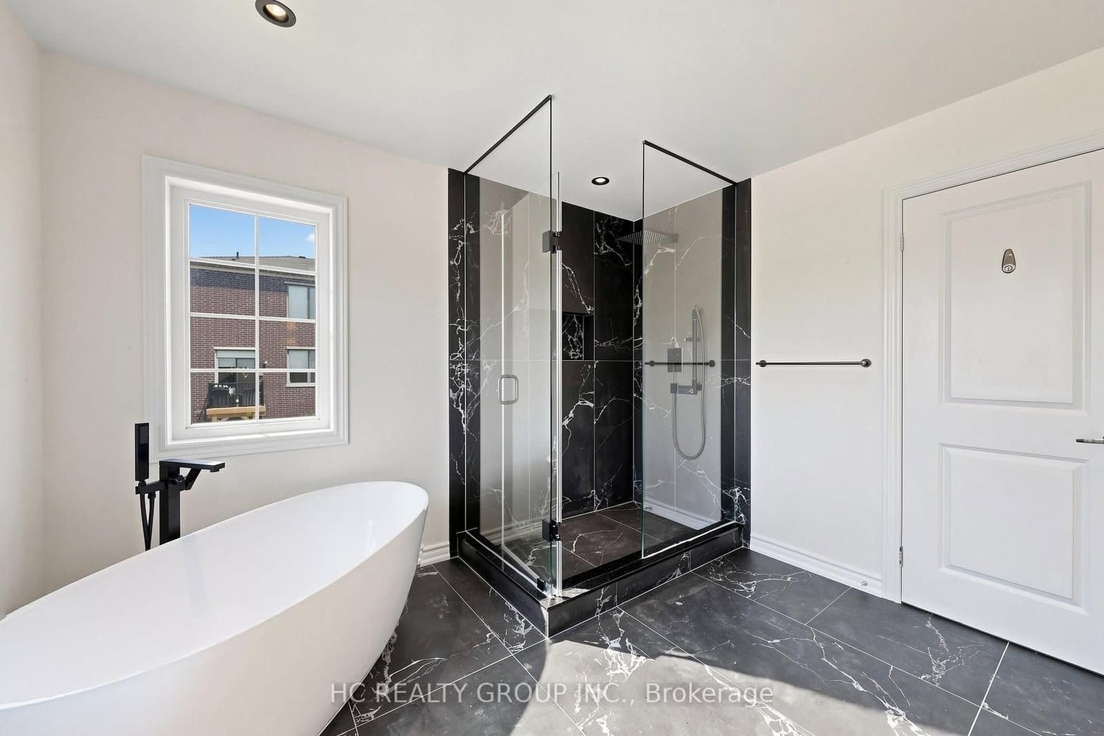 2 Apple Grove Court thumbnail 28
