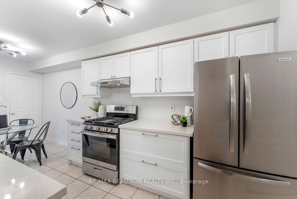 2334 Bur Oak Avenue thumbnail 14