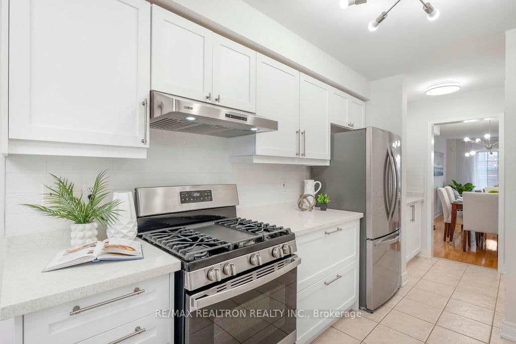 2334 Bur Oak Avenue thumbnail 15
