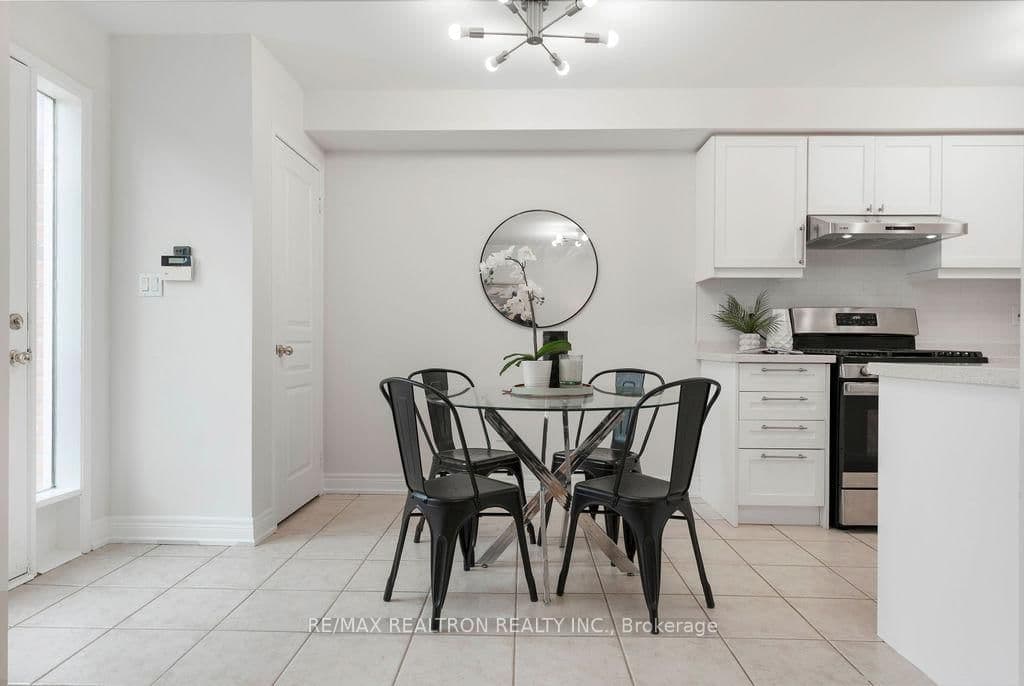 2334 Bur Oak Avenue thumbnail 18