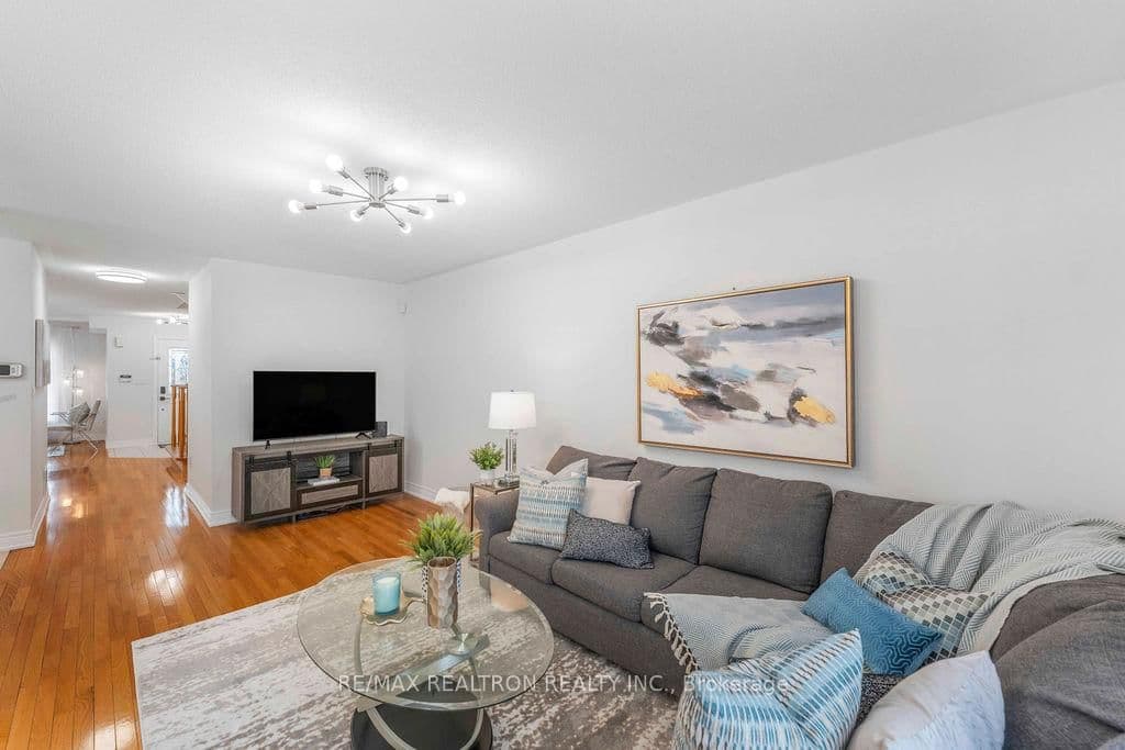 2334 Bur Oak Avenue thumbnail 20