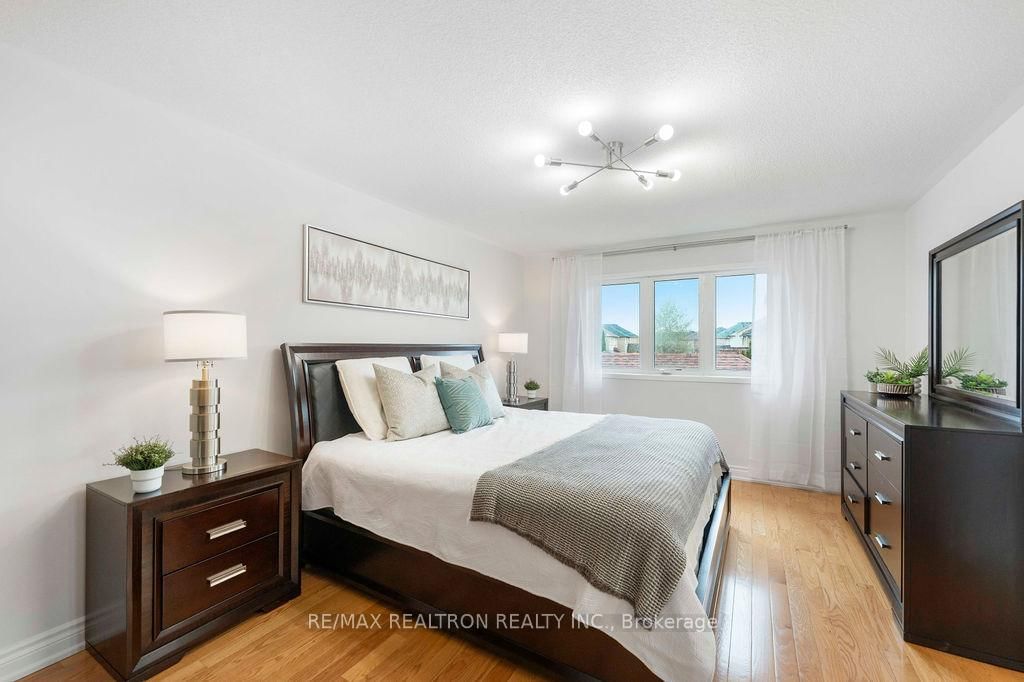 2334 Bur Oak Avenue thumbnail 23