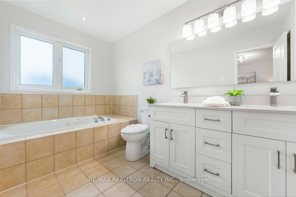 2334 Bur Oak Avenue thumbnail 26