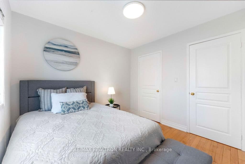 2334 Bur Oak Avenue thumbnail 29