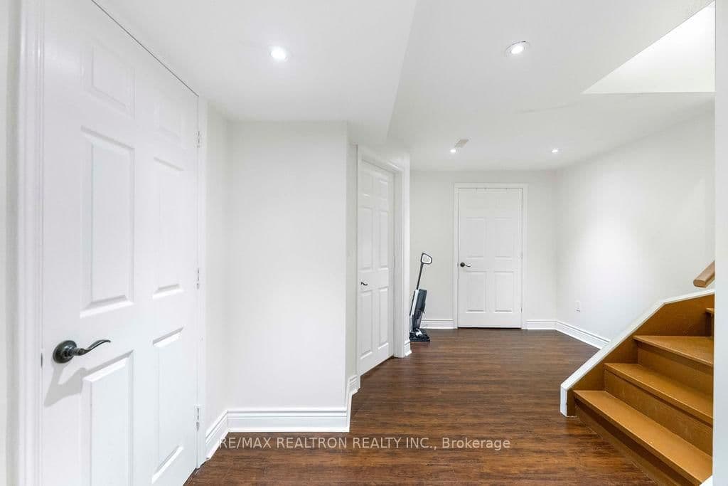 2334 Bur Oak Avenue thumbnail 38