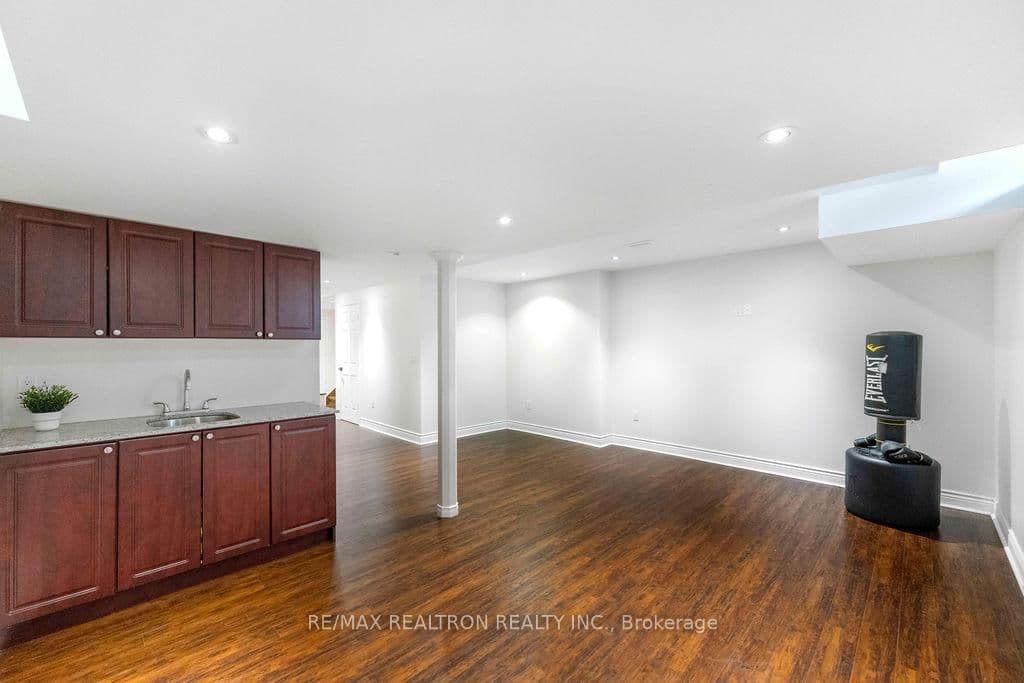 2334 Bur Oak Avenue thumbnail 42