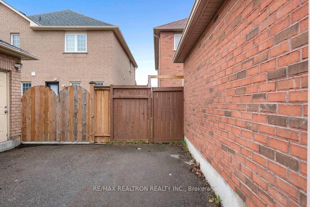 2334 Bur Oak Avenue thumbnail 47