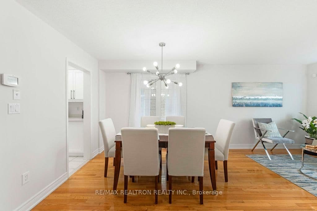 2334 Bur Oak Avenue thumbnail 8