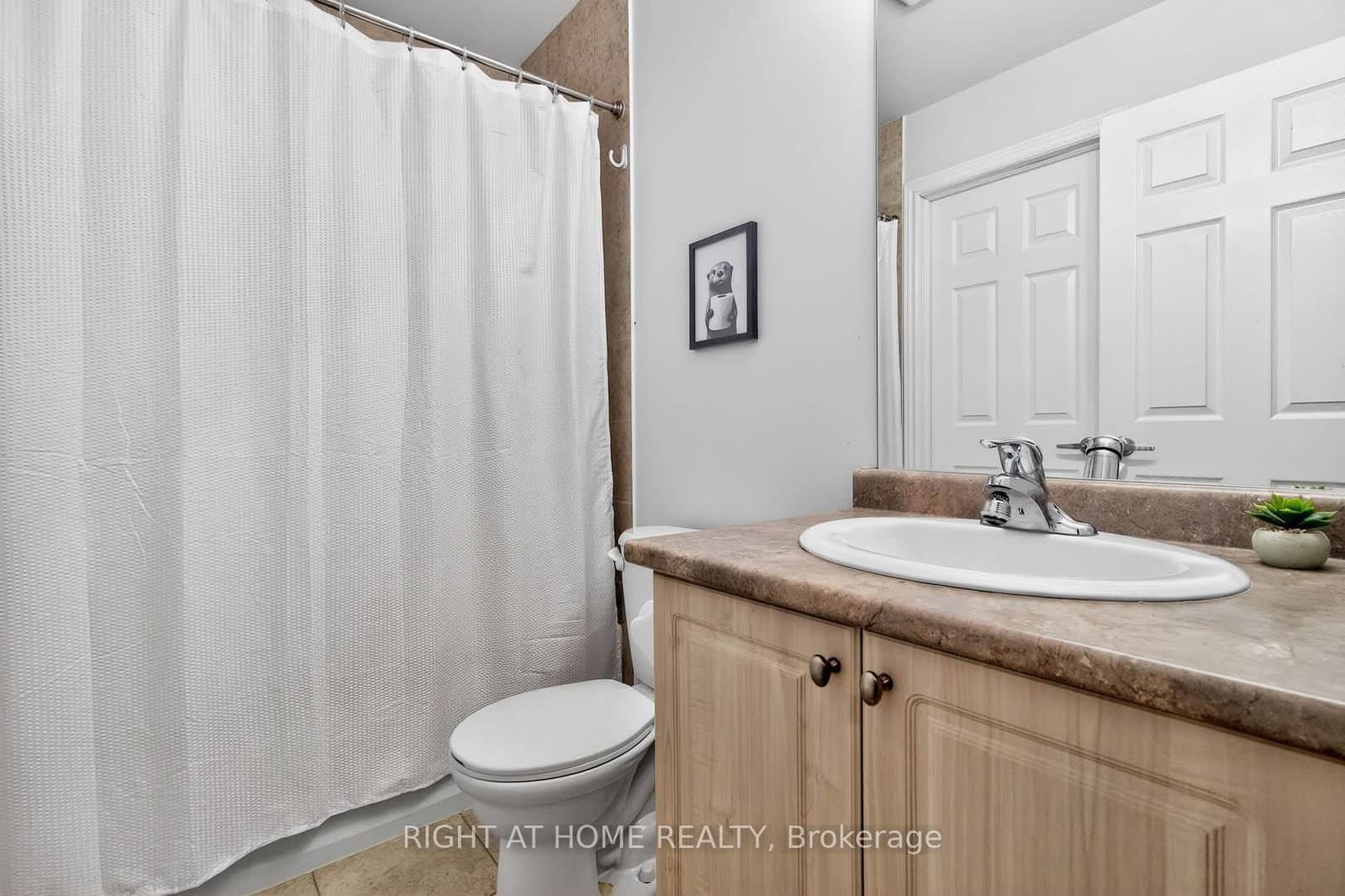 145 Louisbourg Way thumbnail 23