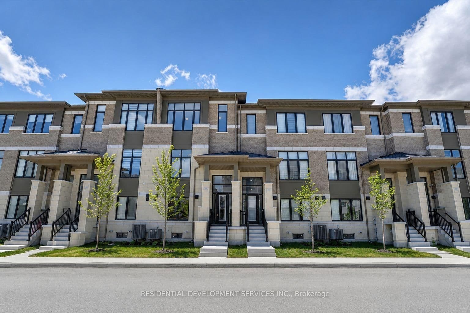 12 Tay Lane - Image 1