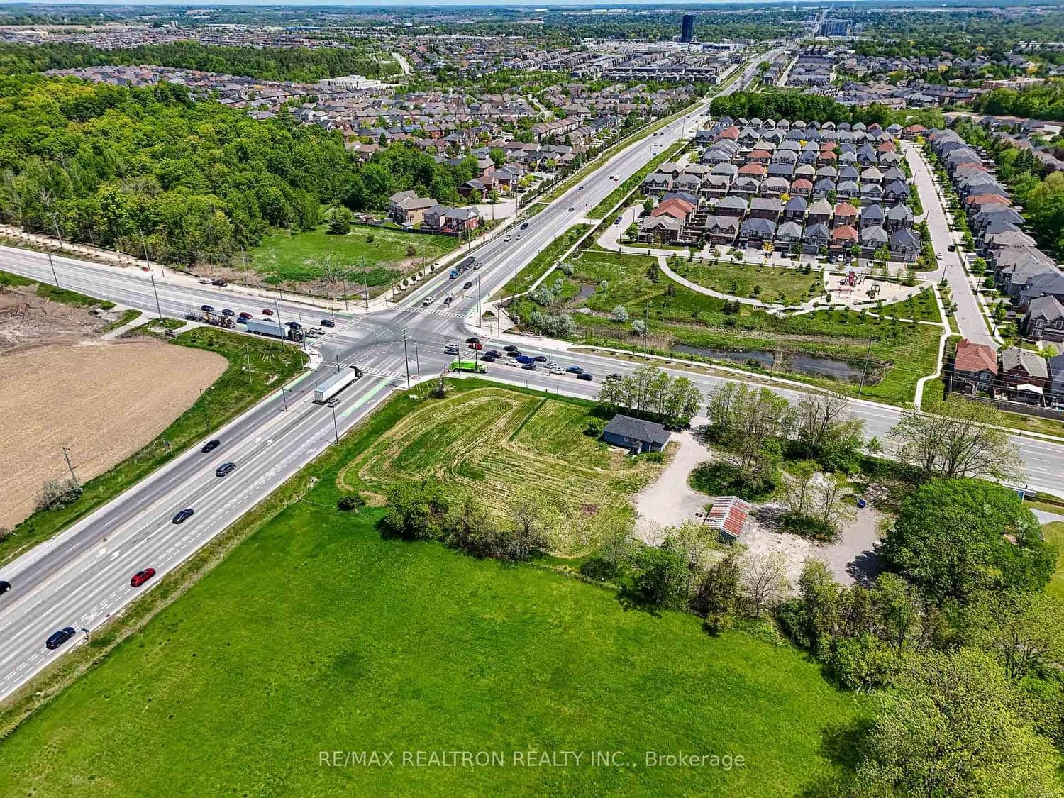 17440 Bathurst Street thumbnail 4