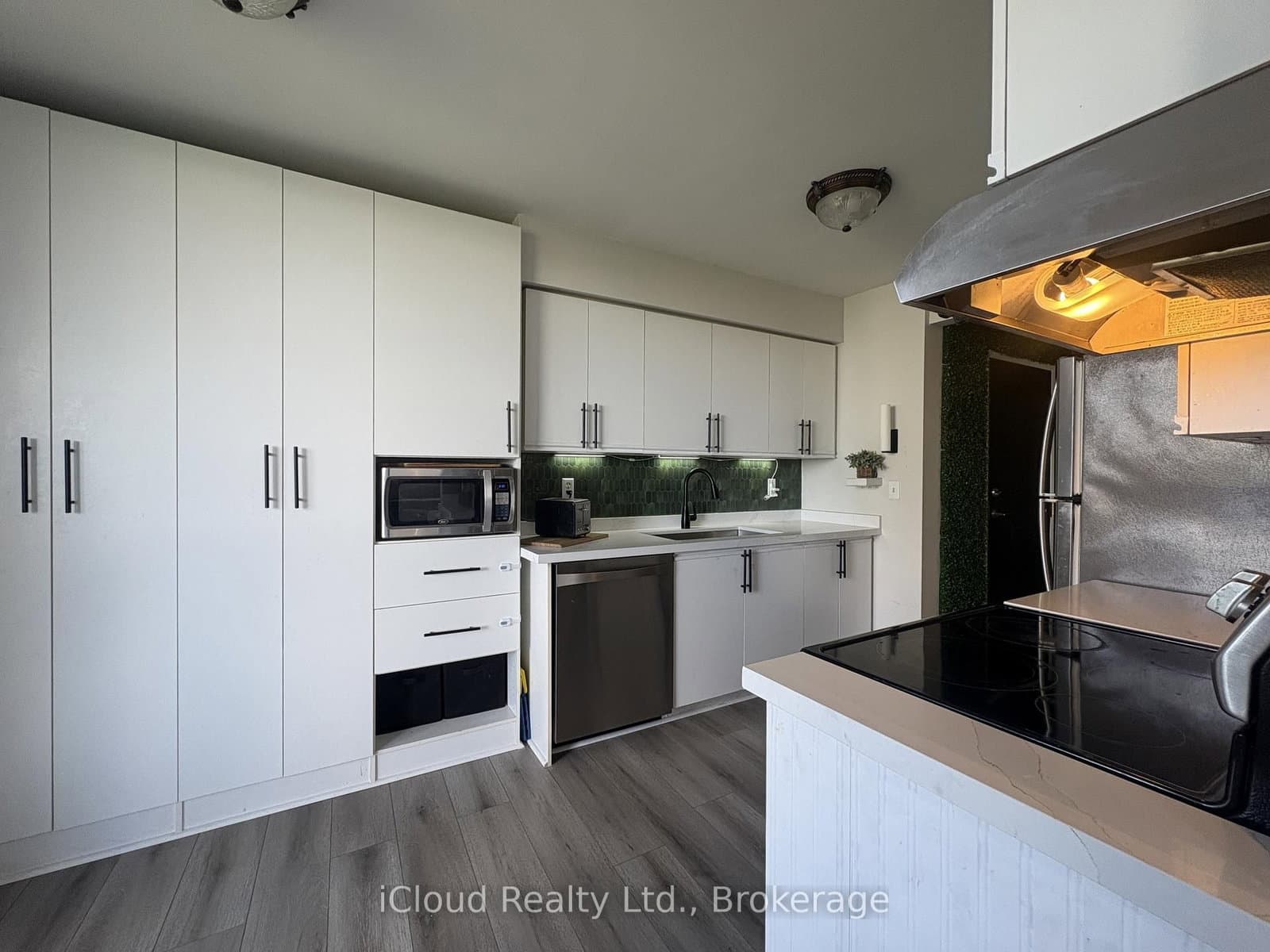 91 Townsgate Drive, Unit 710 thumbnail 12