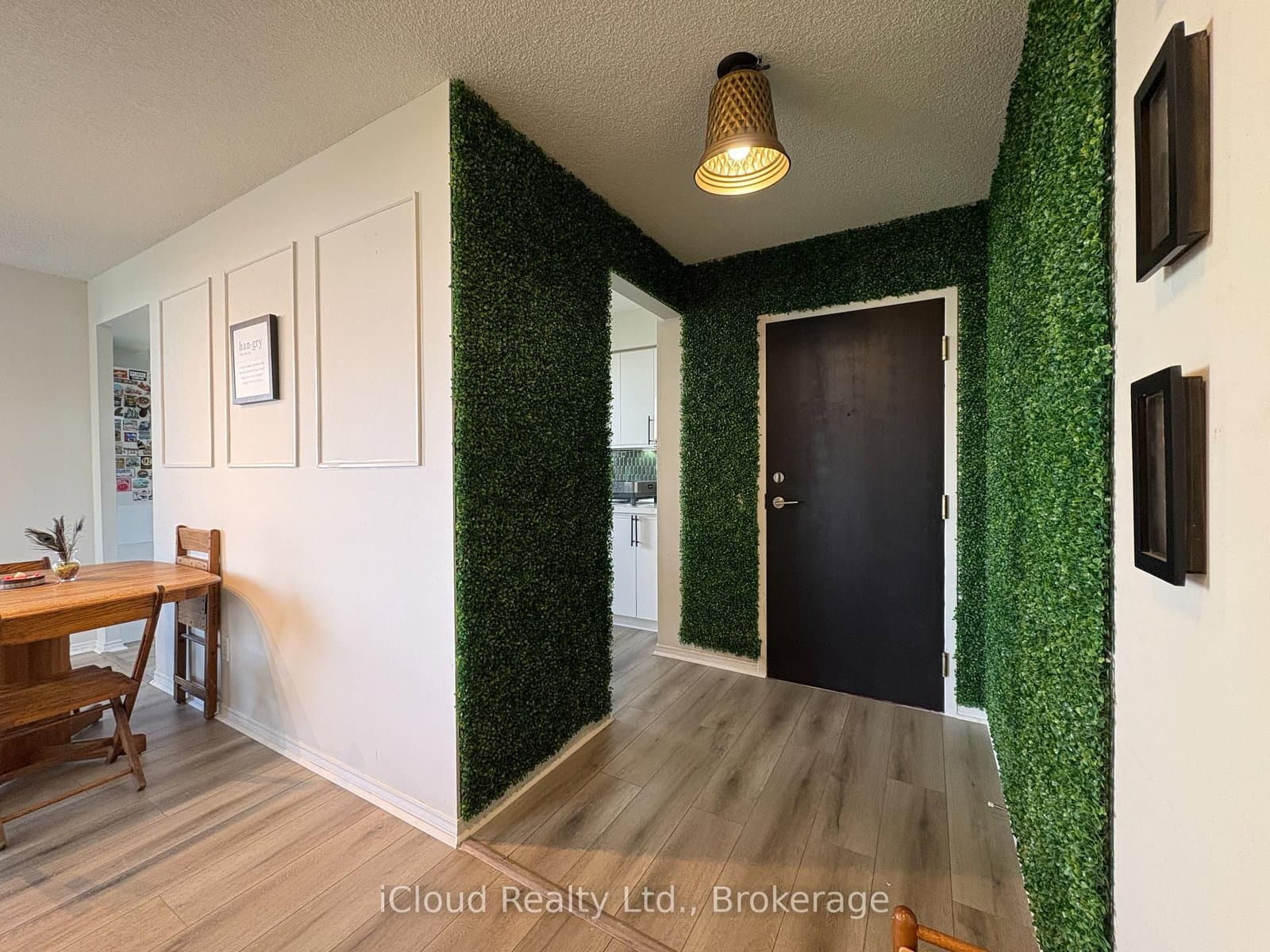 91 Townsgate Drive, Unit 710 thumbnail 4
