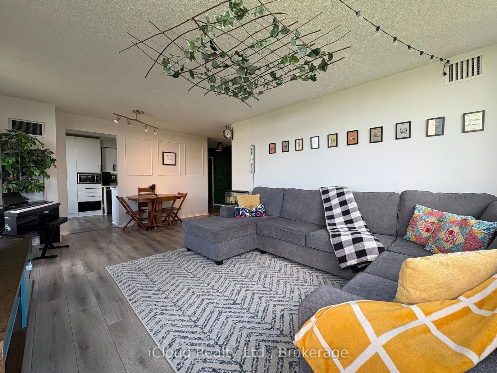 91 Townsgate Drive, Unit 710 thumbnail 6