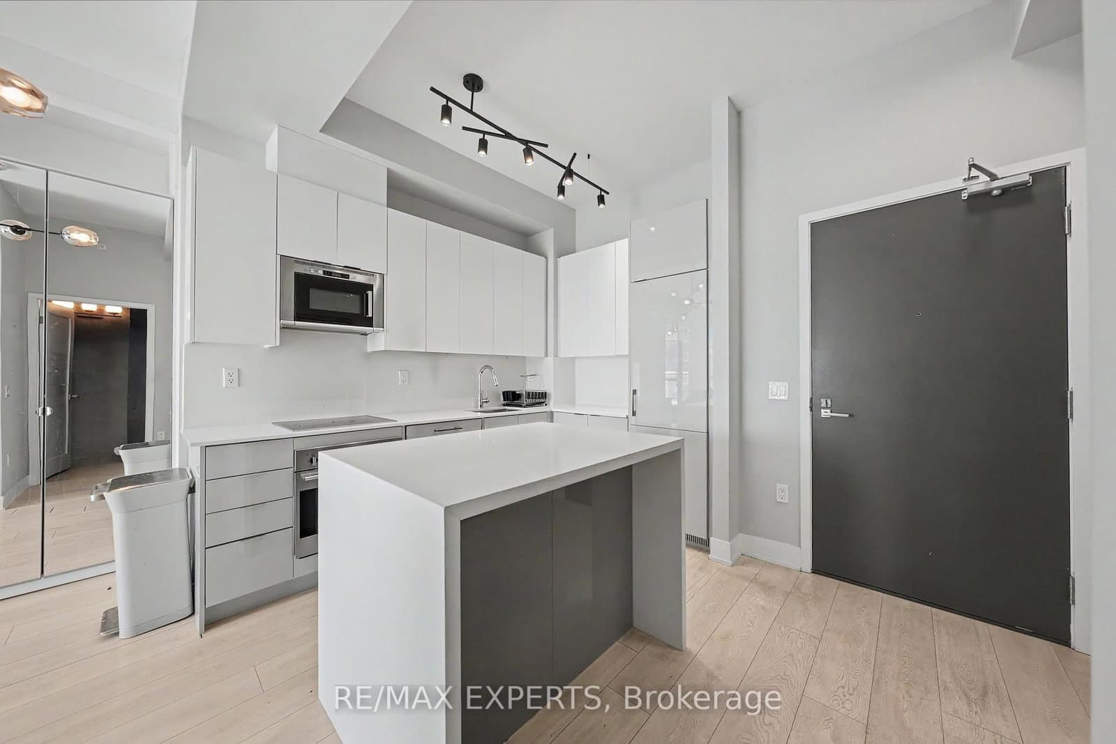 2916 Highway 7, Unit 201 thumbnail 5