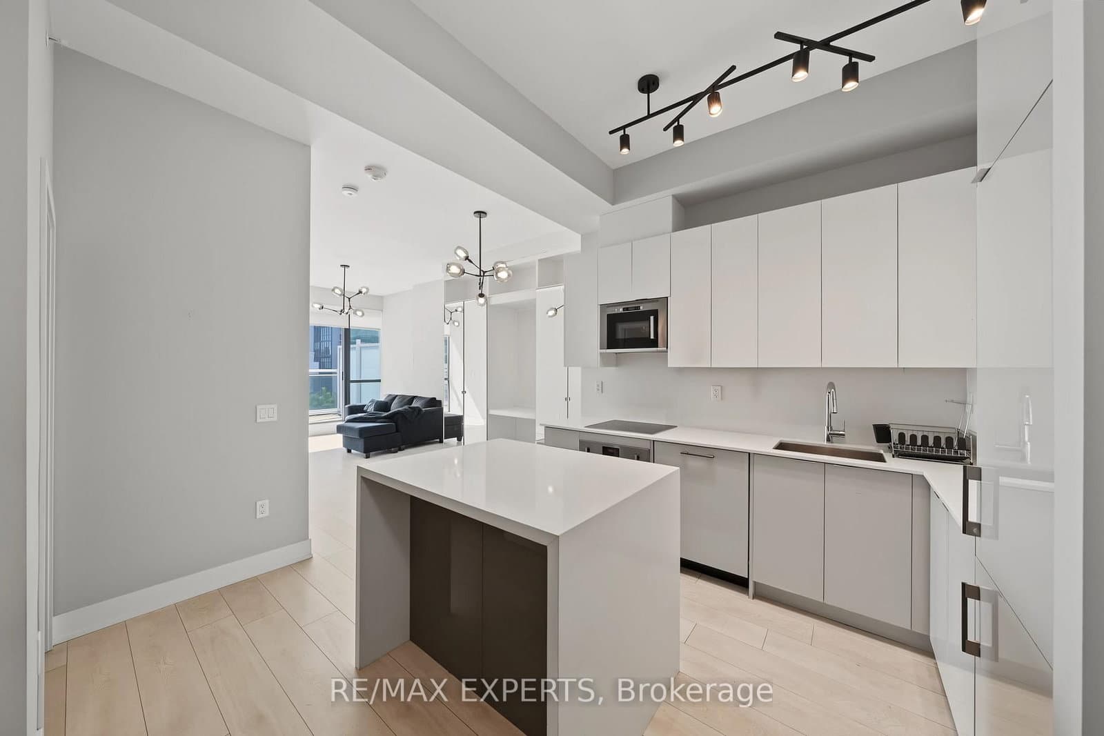 2916 Highway 7, Unit 201 thumbnail 8