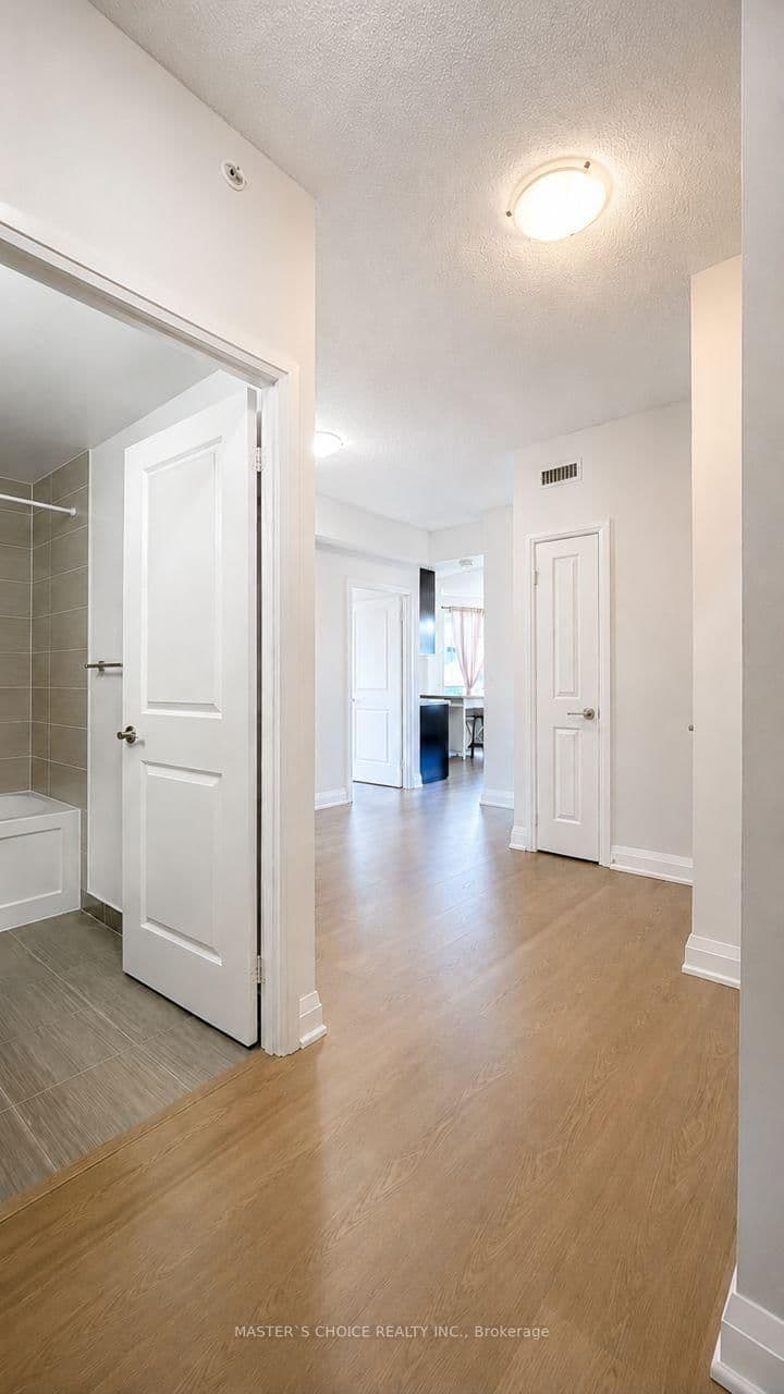 7161 Yonge Street, Unit 2732 thumbnail 11