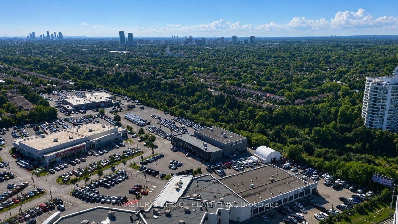 7161 Yonge Street, Unit 2732 thumbnail 17