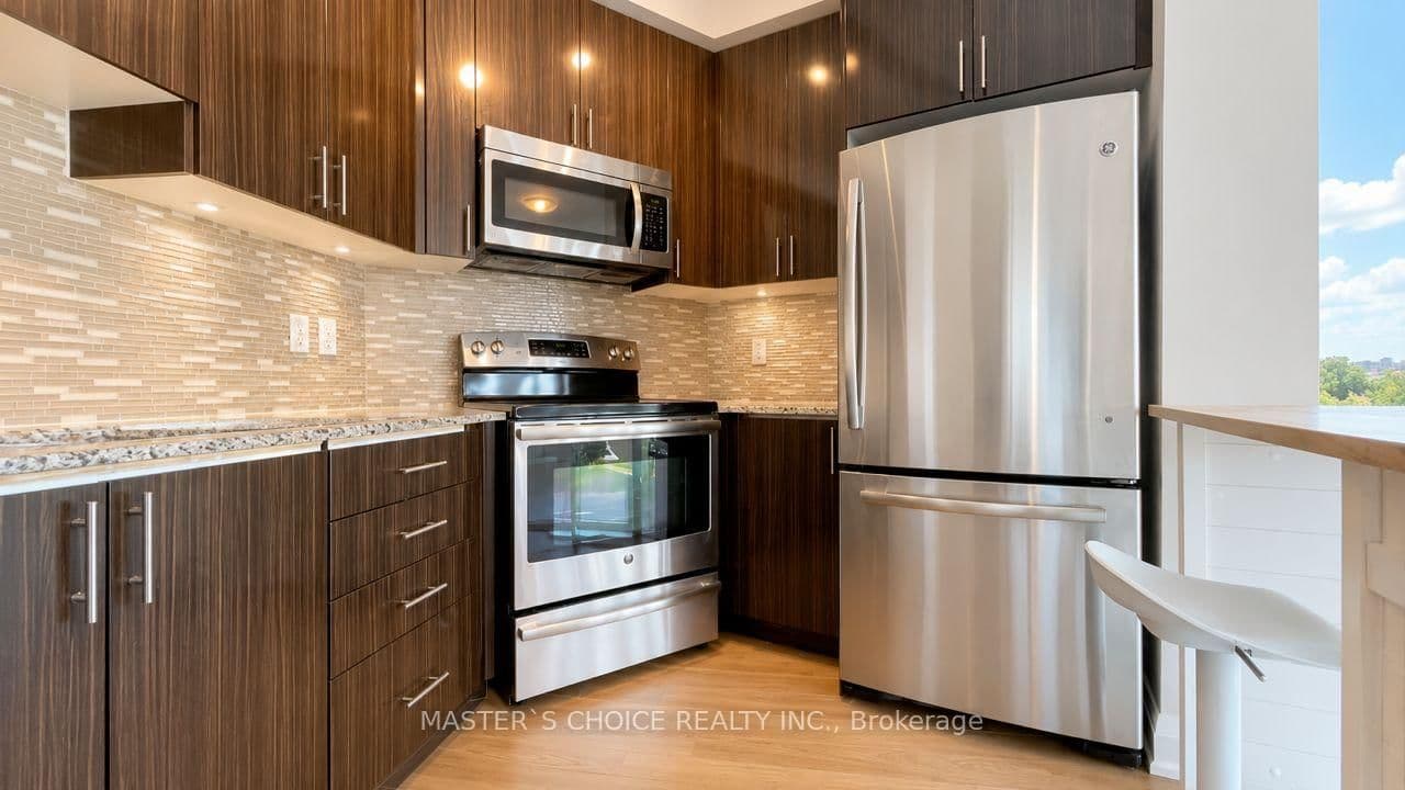 7161 Yonge Street, Unit 2732 thumbnail 8