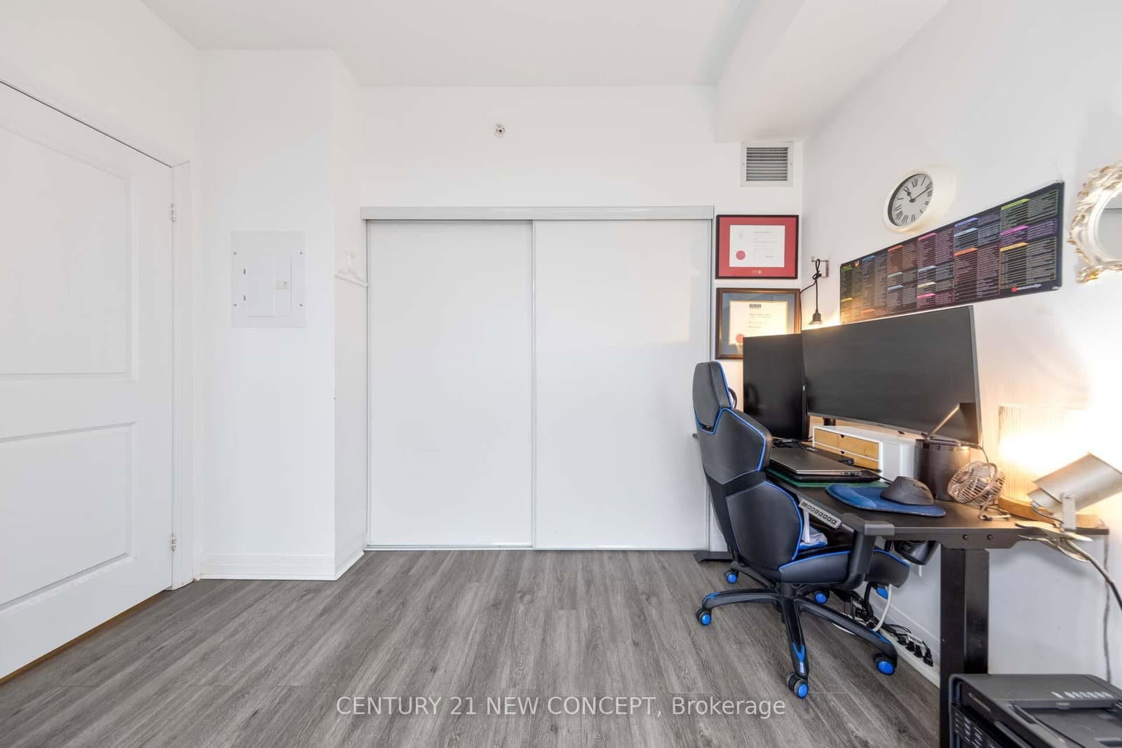55 Oneida Crescent, Unit 409 thumbnail 16