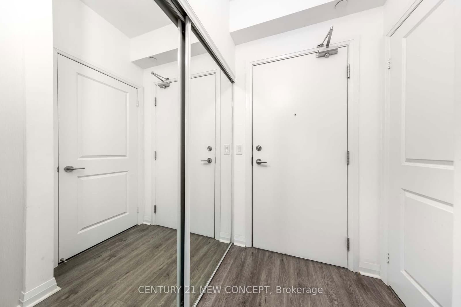 55 Oneida Crescent, Unit 409 thumbnail 2