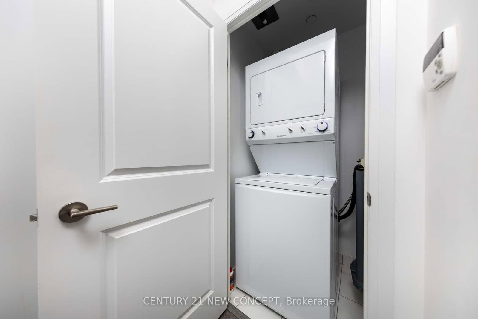 55 Oneida Crescent, Unit 409 thumbnail 21
