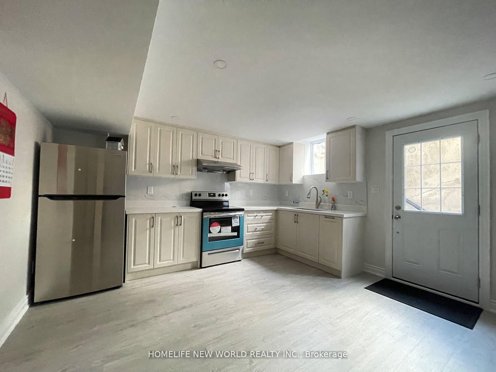 62 Westchester Crescent, Unit Bsmt thumbnail 3