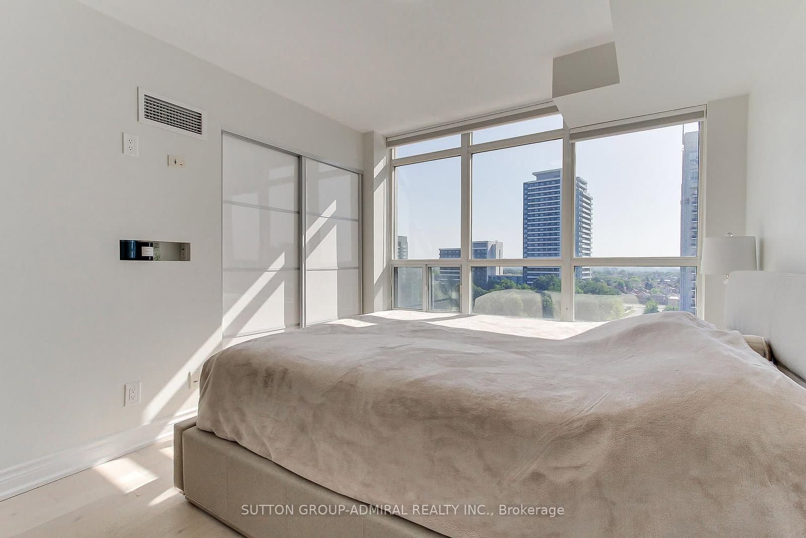 50 DISERA Drive, Unit 905 thumbnail 24