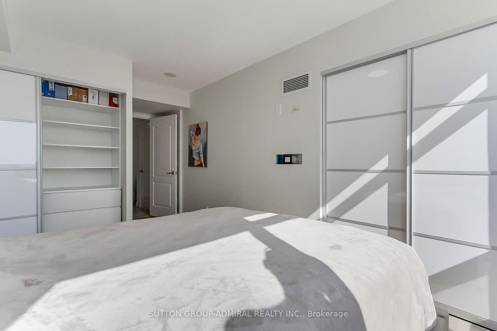 50 DISERA Drive, Unit 905 thumbnail 25