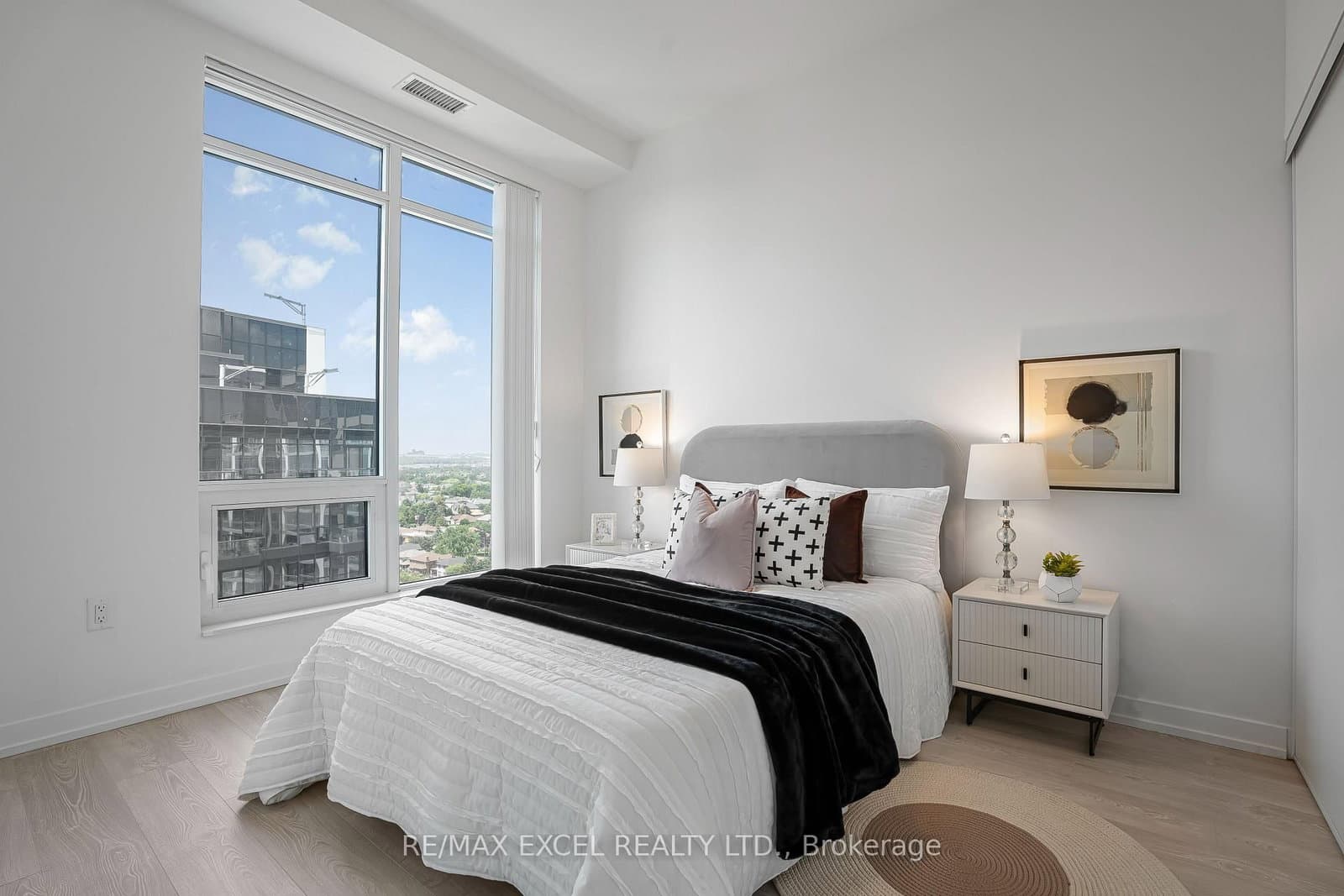 8868 Yonge Street, Unit 1801 thumbnail 10