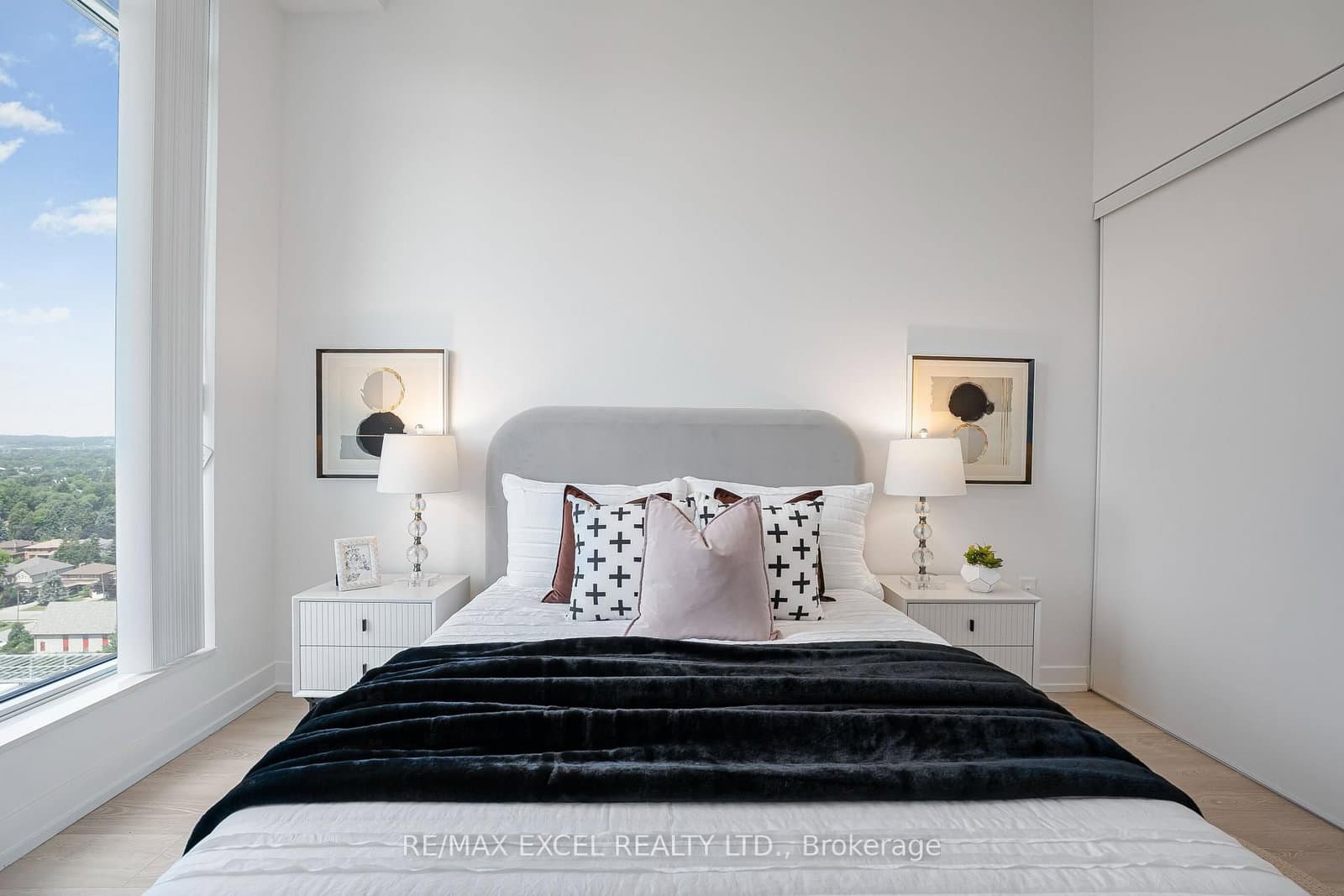8868 Yonge Street, Unit 1801 thumbnail 11