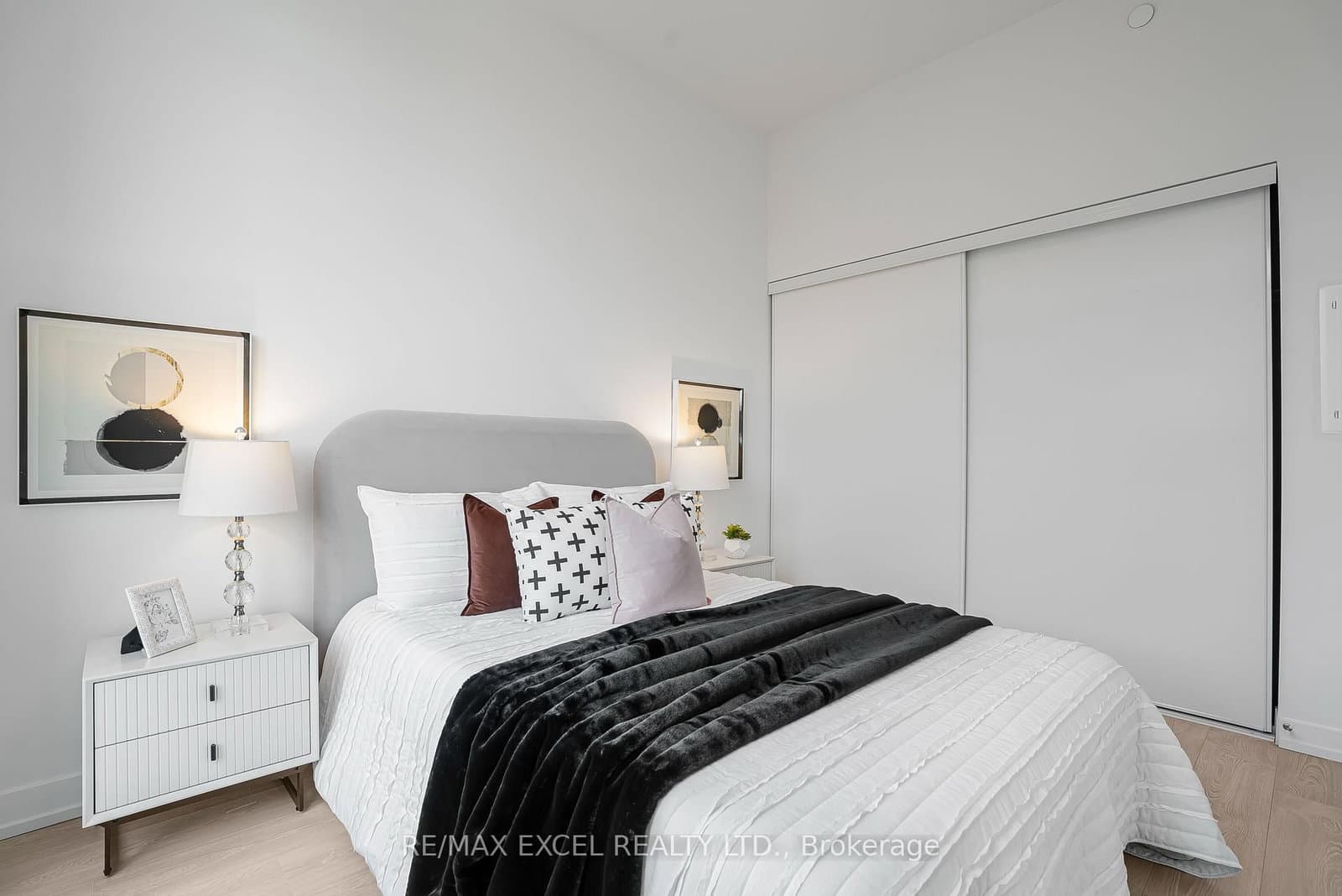 8868 Yonge Street, Unit 1801 thumbnail 12