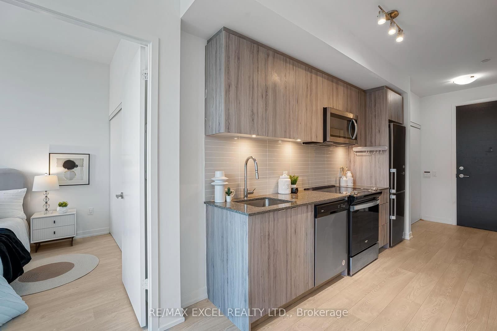8868 Yonge Street, Unit 1801 thumbnail 13