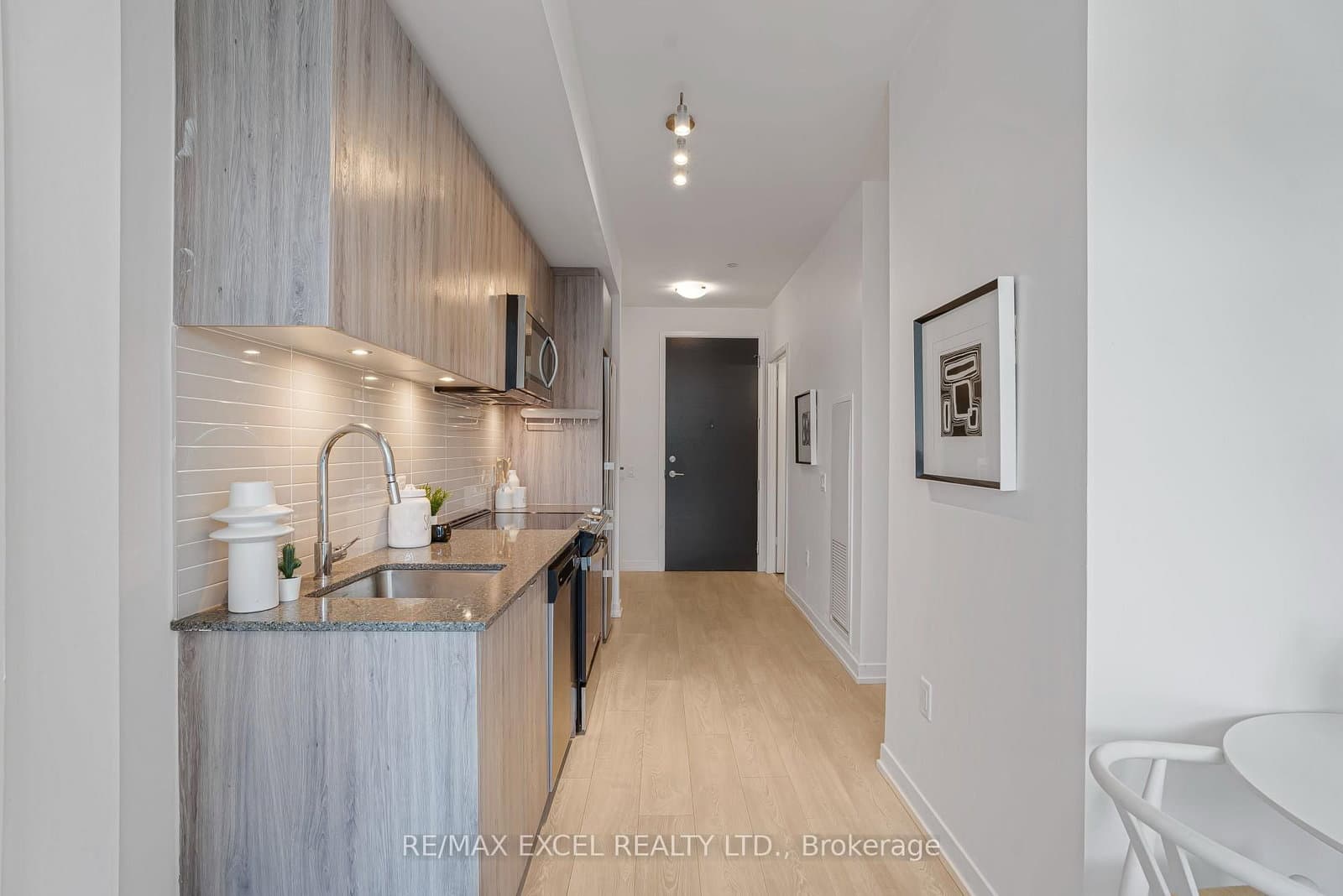 8868 Yonge Street, Unit 1801 thumbnail 5
