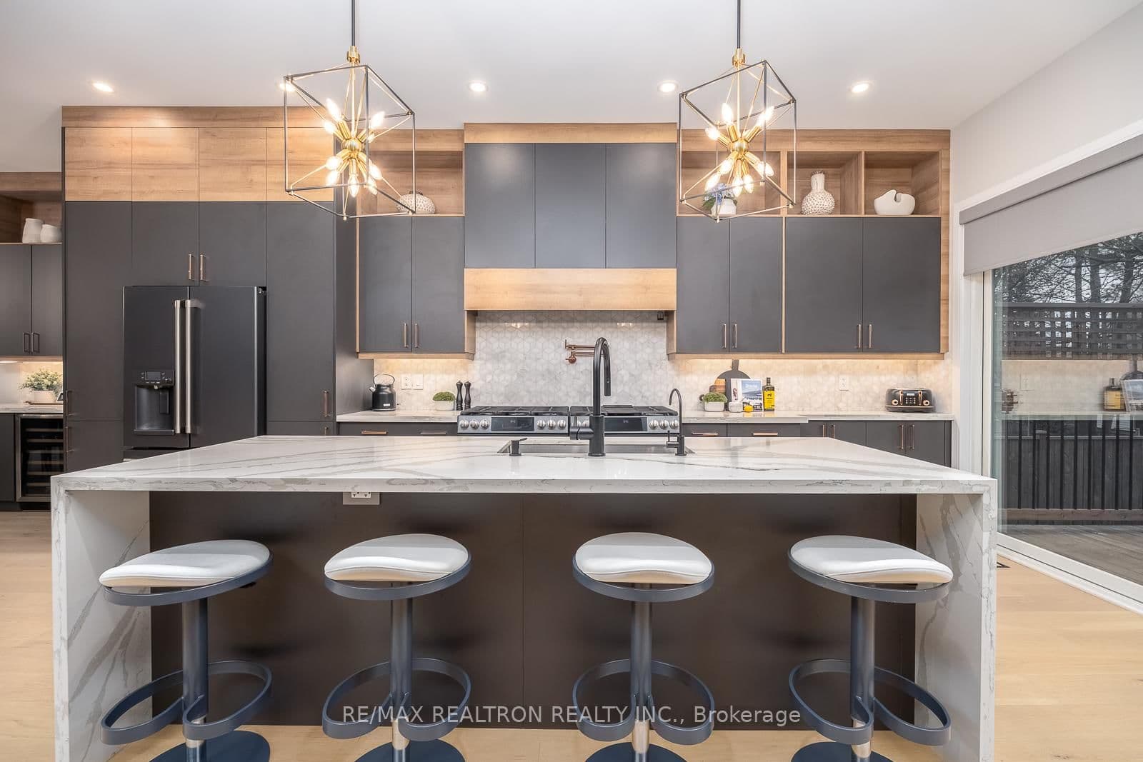 70 Collins Crescent thumbnail 10