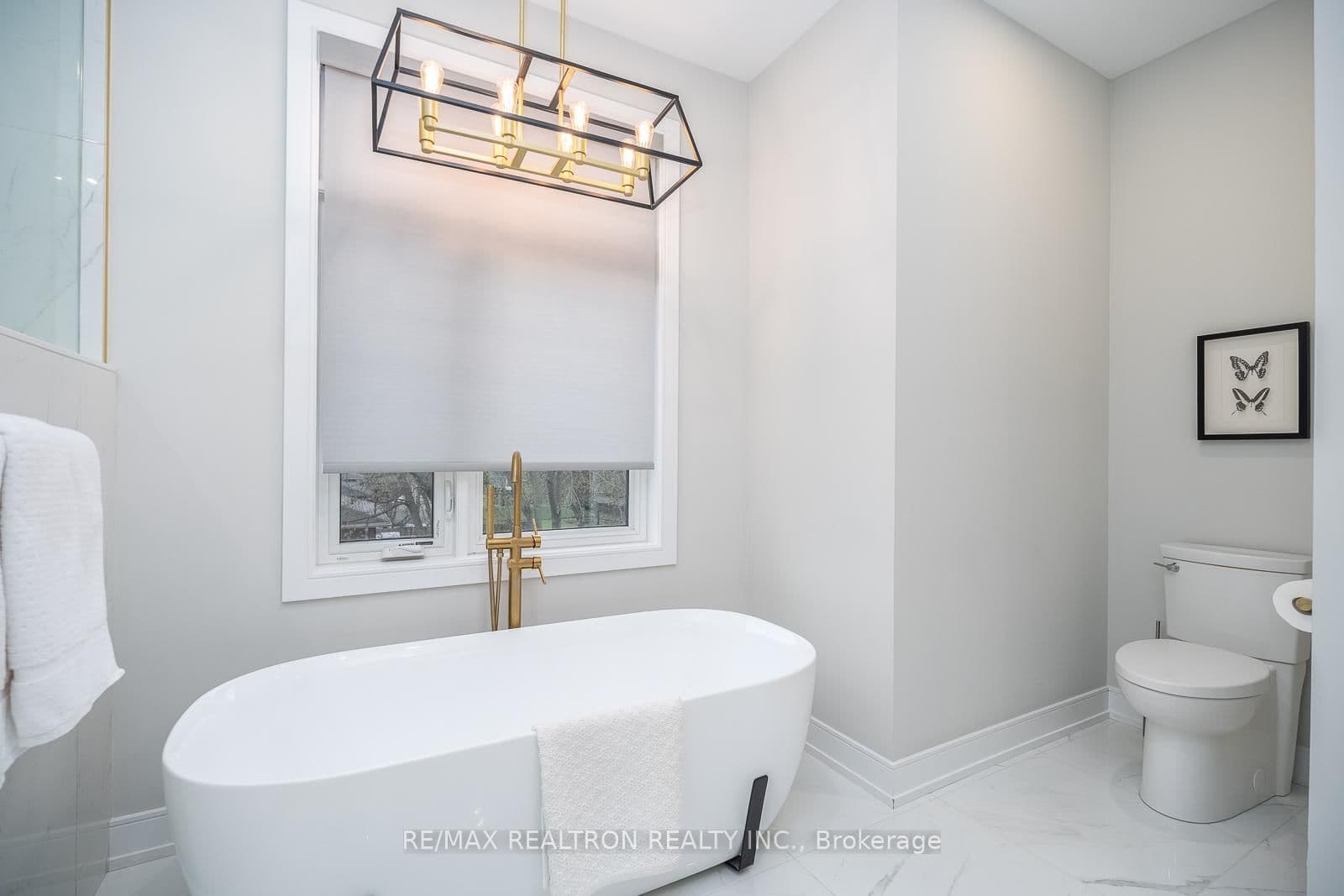 70 Collins Crescent thumbnail 22