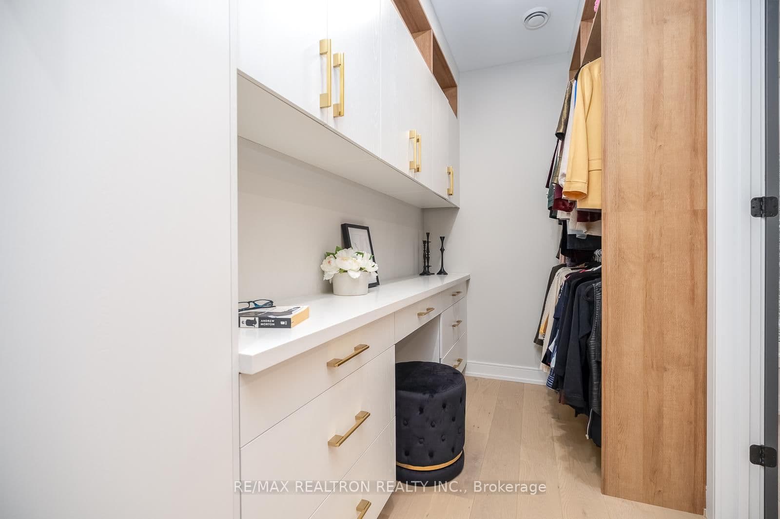 70 Collins Crescent thumbnail 24