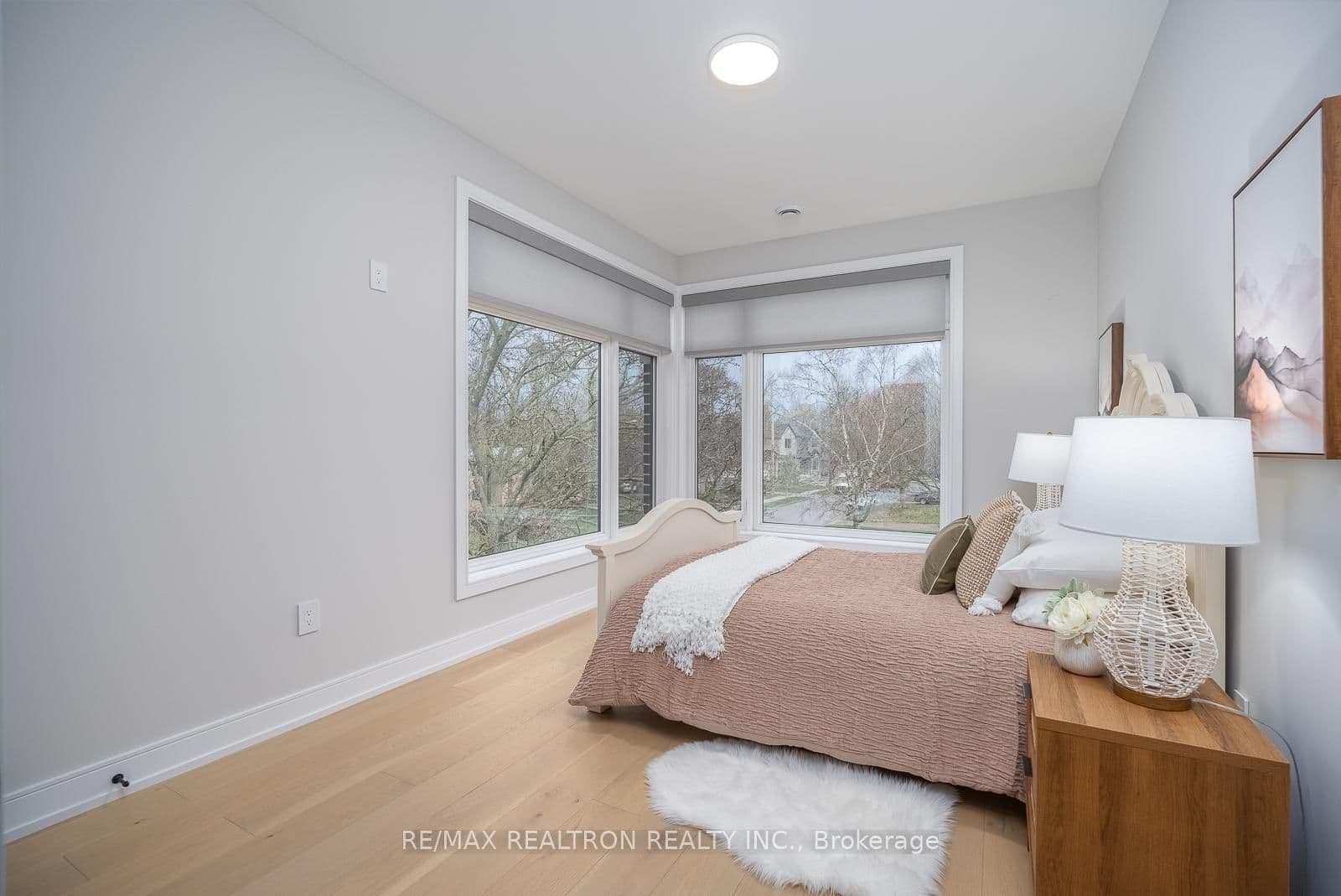 70 Collins Crescent thumbnail 25