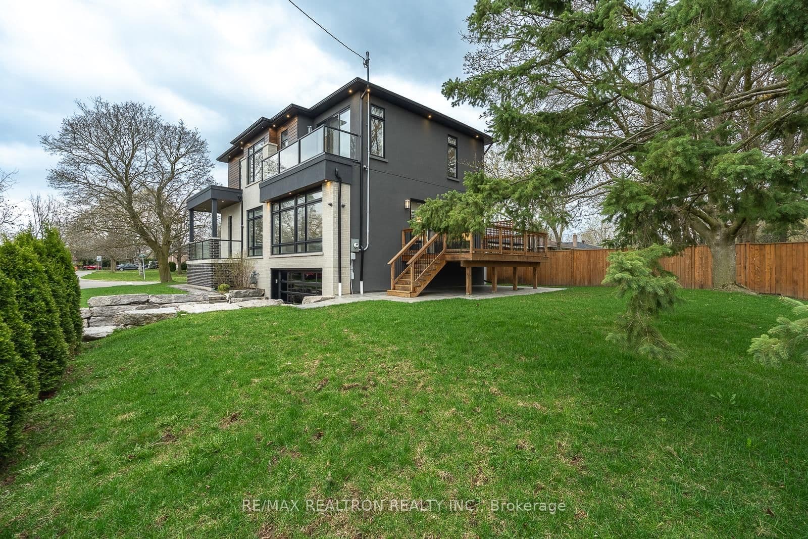 70 Collins Crescent thumbnail 46