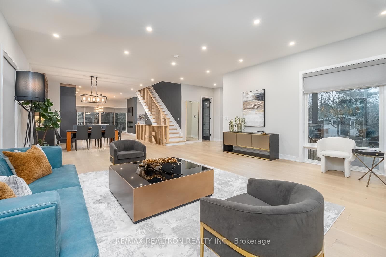 70 Collins Crescent thumbnail 5