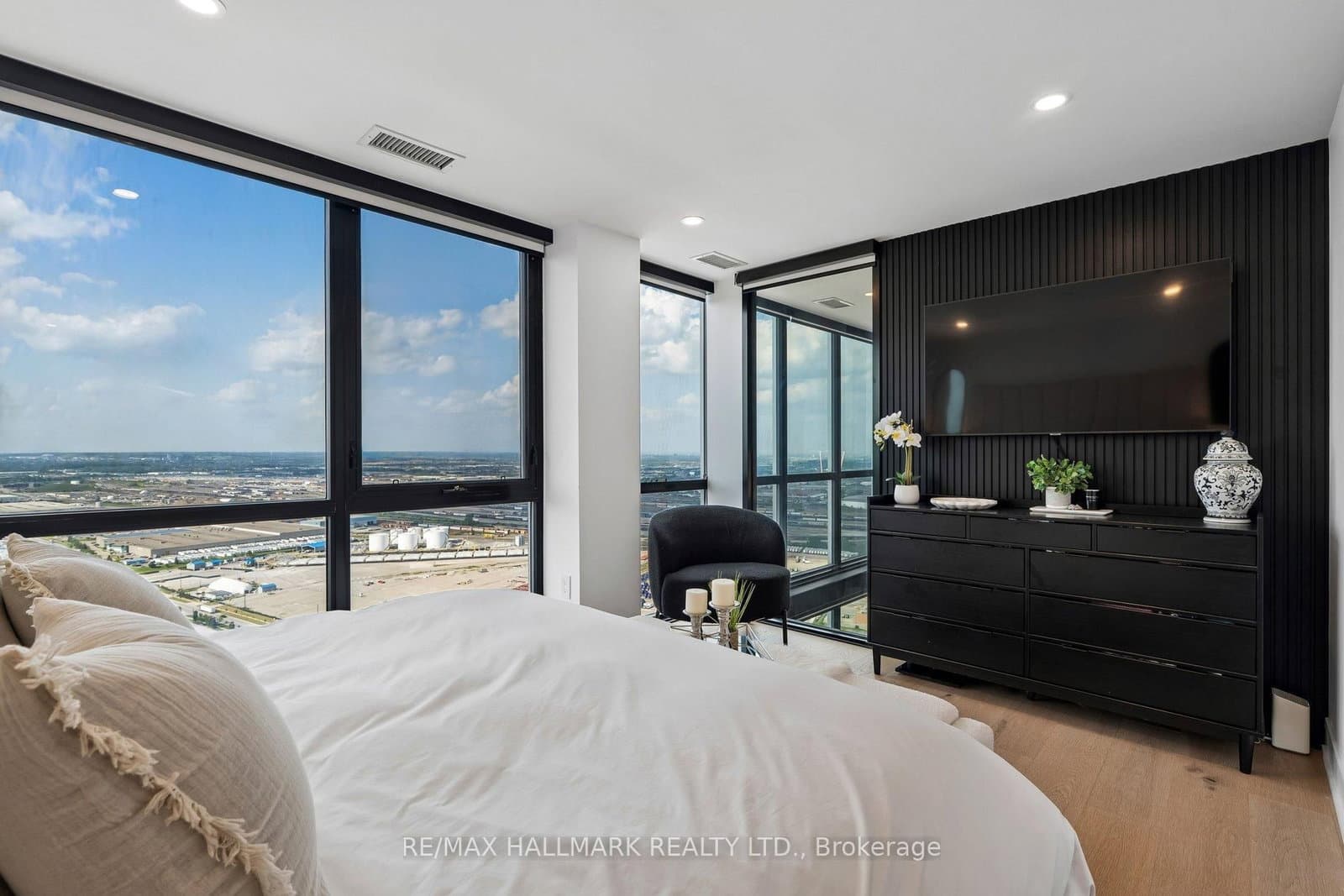 2908 Highway 7, Unit PH3806 thumbnail 29