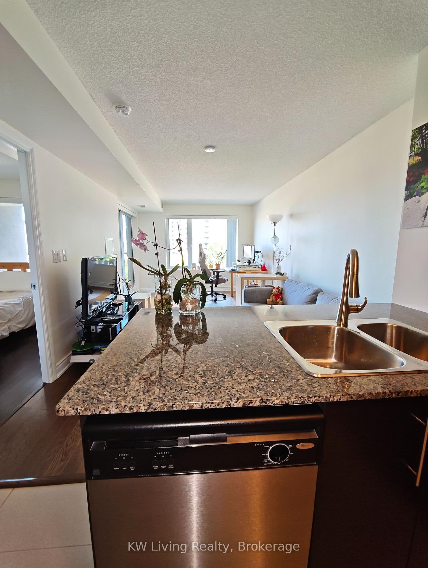 233 South Park Road, Unit 515 thumbnail 4