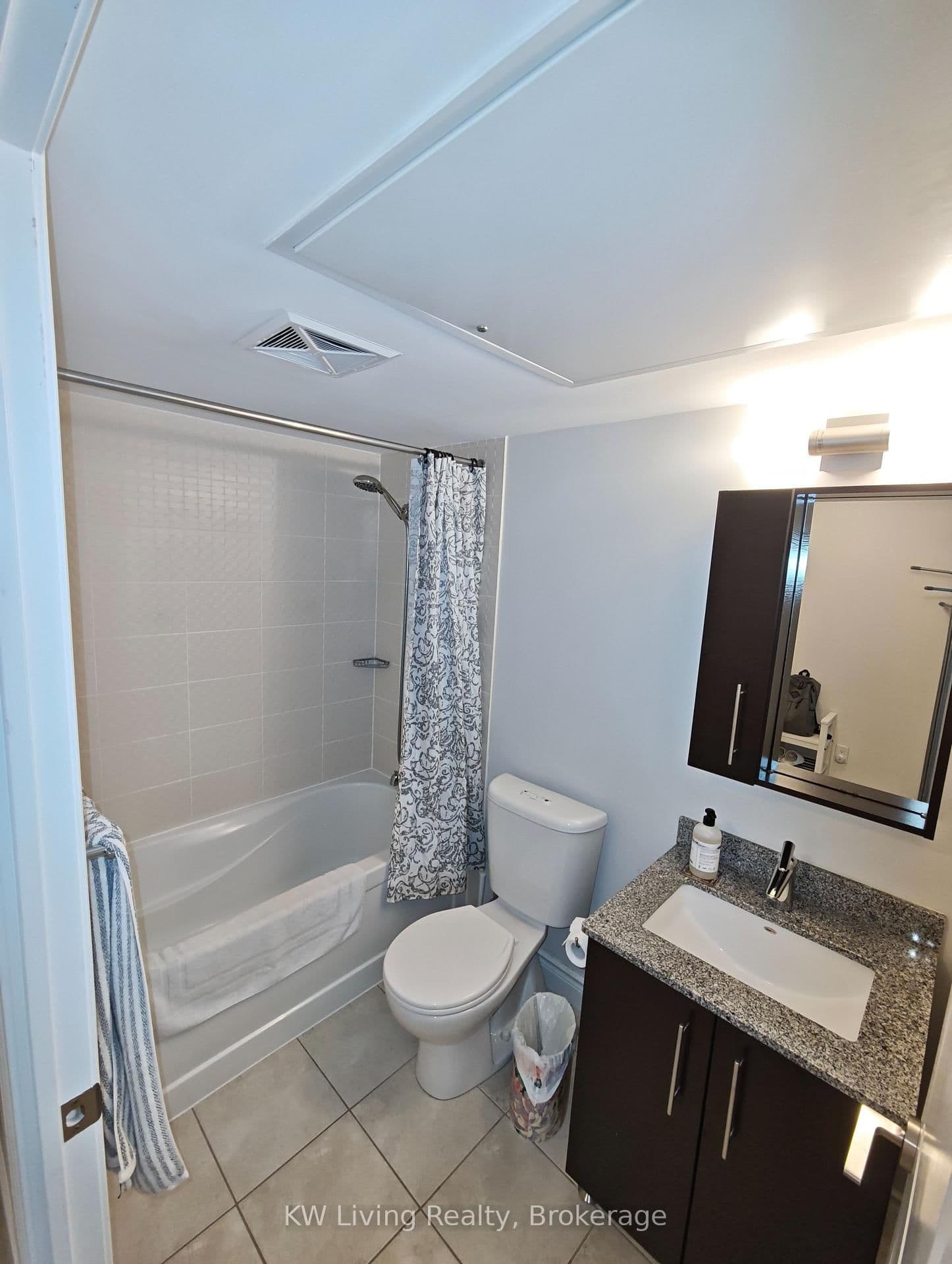 233 South Park Road, Unit 515 thumbnail 8