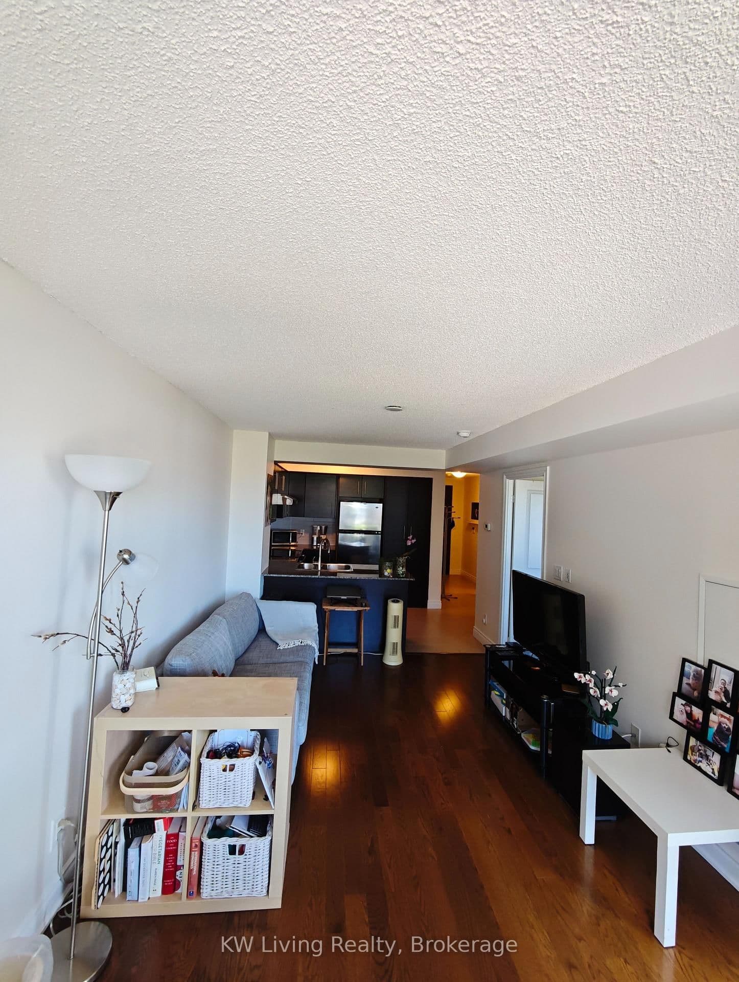 233 South Park Road, Unit 515 thumbnail 9