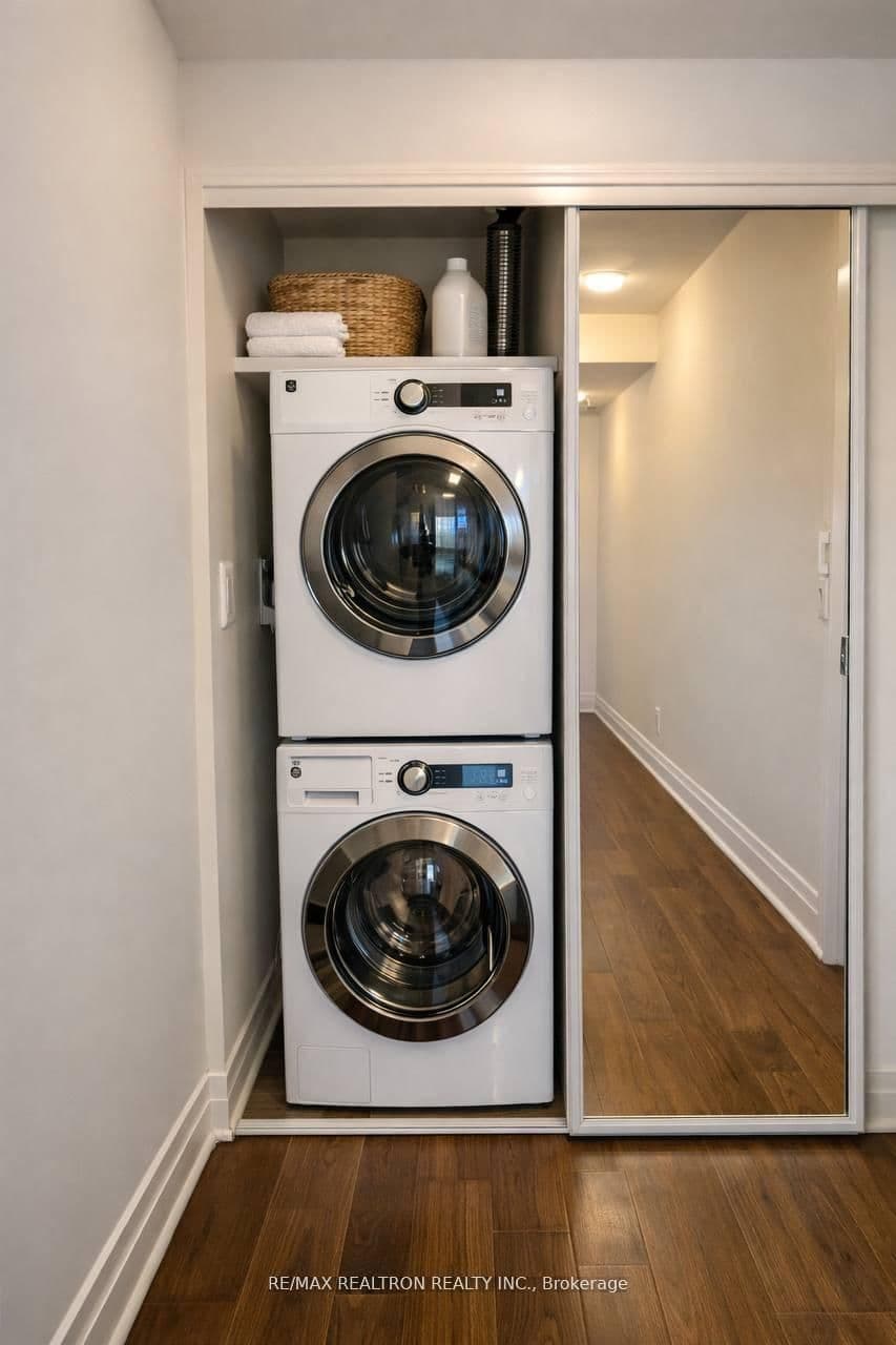 7165 Yonge Street, Unit 1515 thumbnail 8