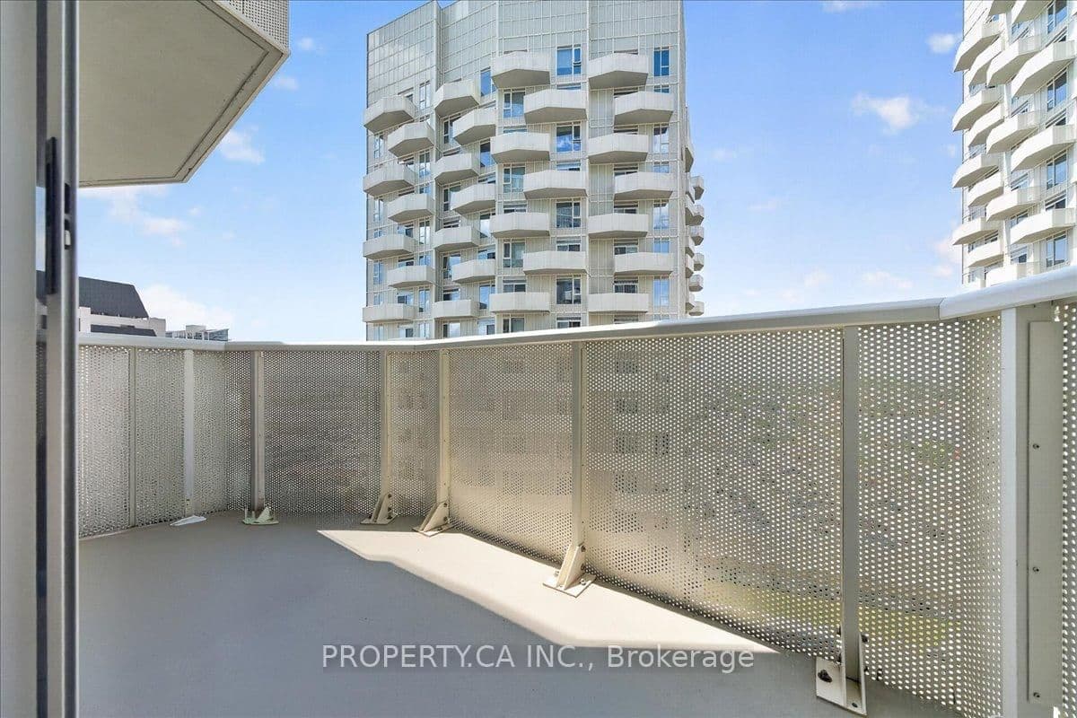 474 Caldari Road, Unit 1902 thumbnail 11