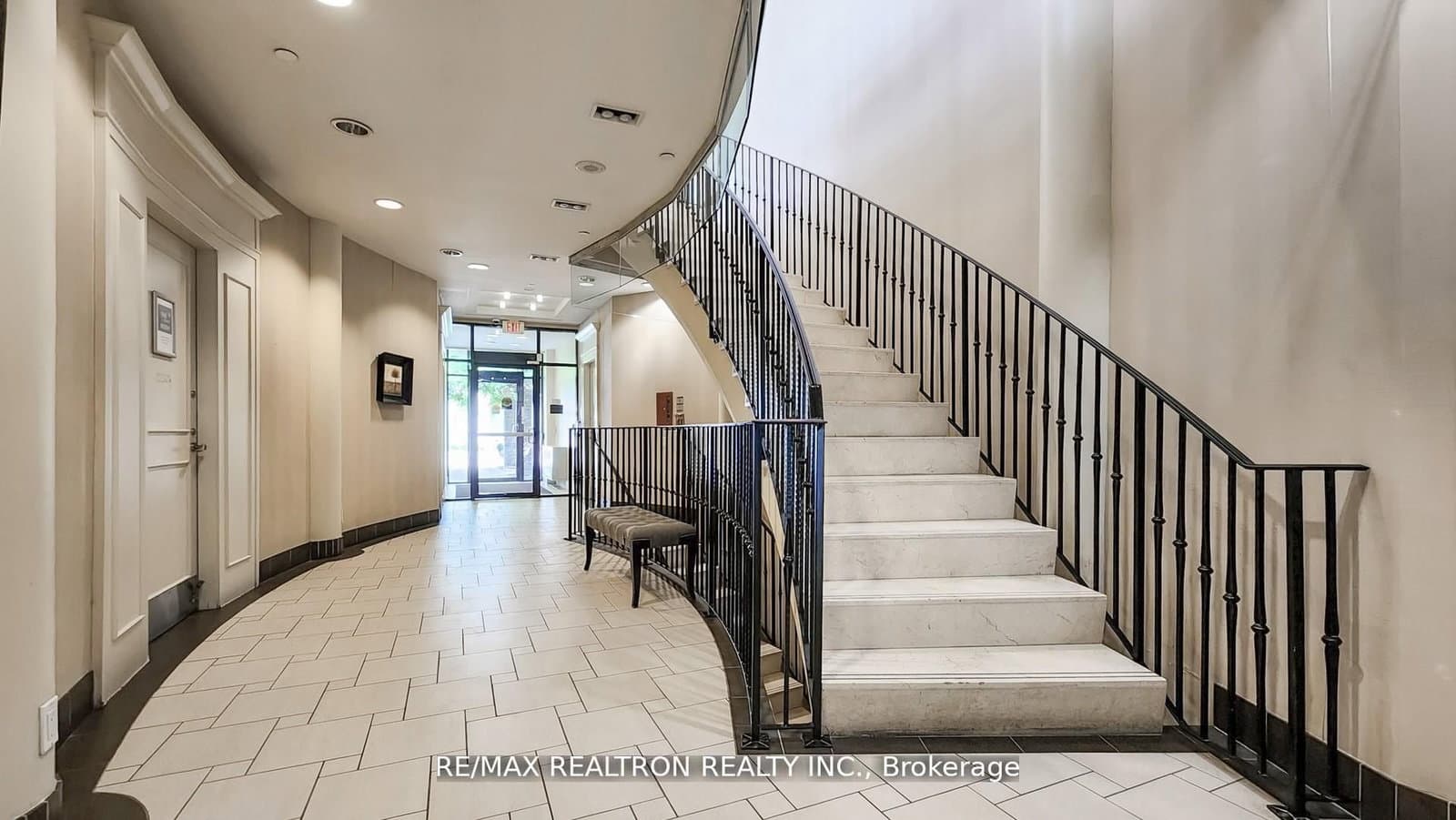 330 Red Maple Road, Unit 103 thumbnail 11
