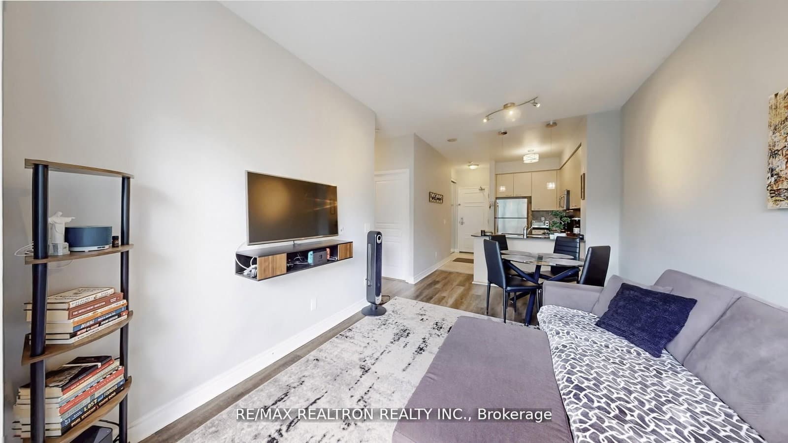330 Red Maple Road, Unit 103 thumbnail 19