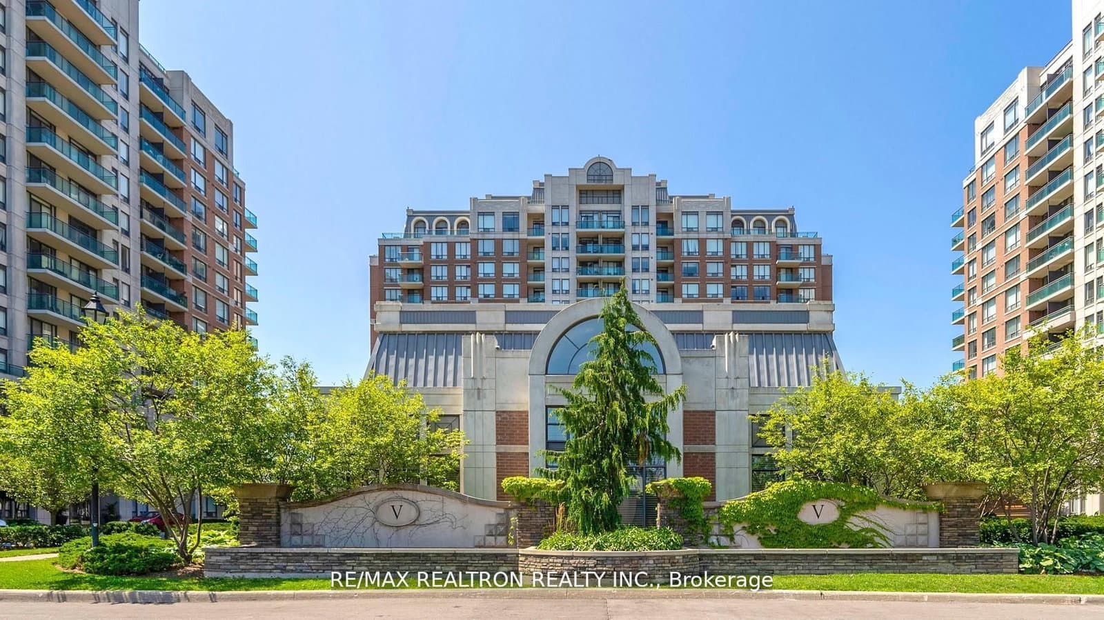 330 Red Maple Road, Unit 103 thumbnail 2