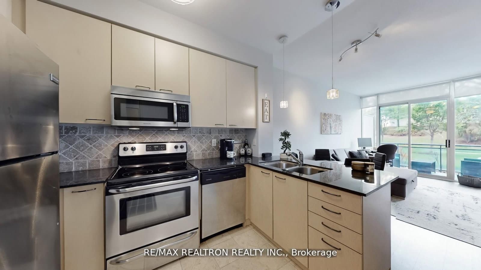 330 Red Maple Road, Unit 103 thumbnail 21